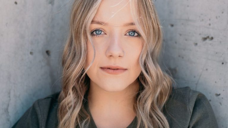 pregnant woman curious about the risks of abortion pill